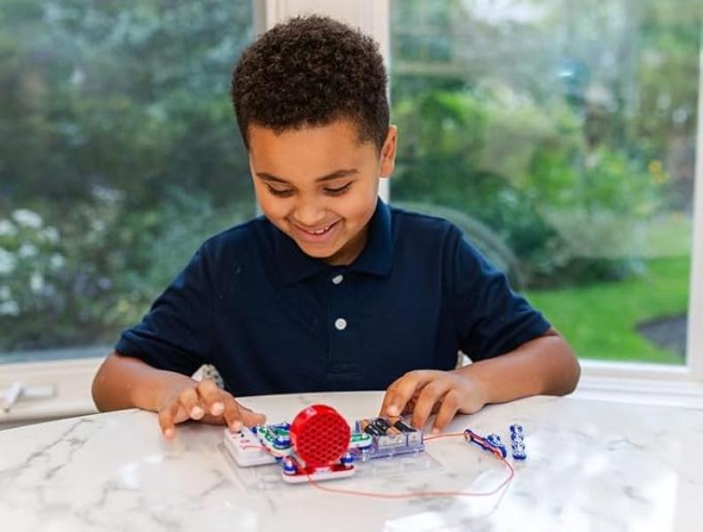 Snap Circuits FM Radio